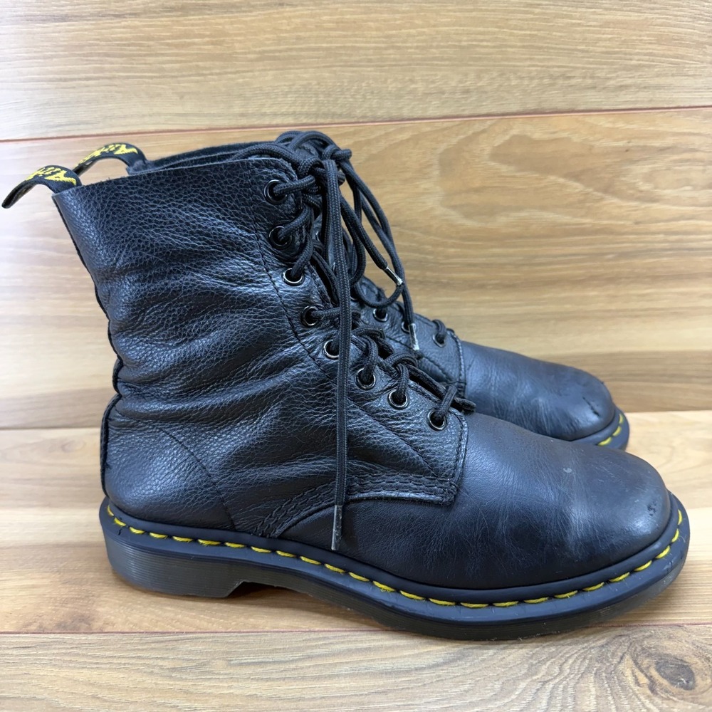 Dr‎ Martens Classic Combat Boots Mens 8 Black Leather Lace Up Modern Punk Y2K